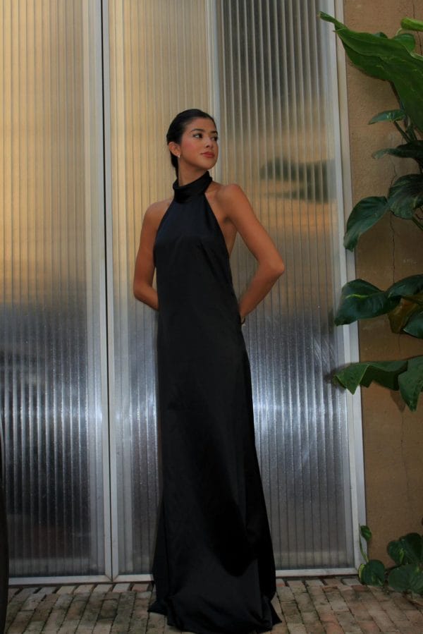 Vestido Longo Gola Alta – Preto
